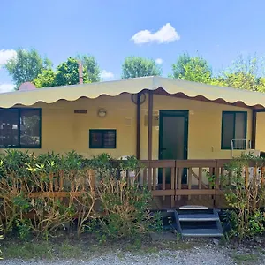 Chalet Comfortabele Familie Met Veranda Incl Airco Dichtbij Zee!, Viareggio